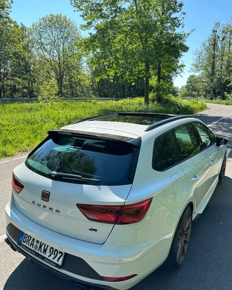 Seat Leon cena 155000 przebieg: 54900, rok produkcji 2020 z Czarne małe 562